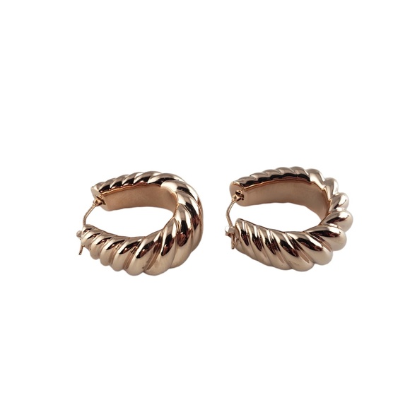 14 Karat Rose Gold Ribbed Hoop Earrings #13520 - Picture 2 of 7